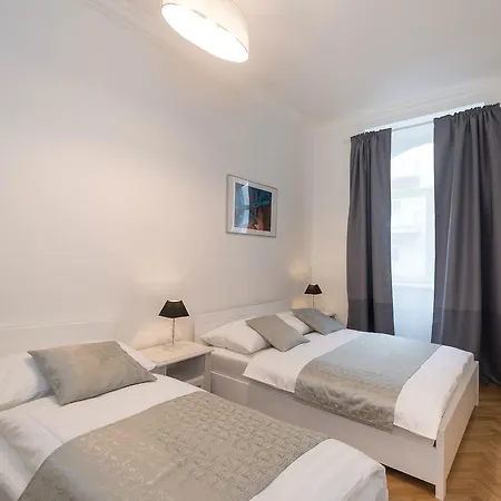 Central Superior And Suites Apartament *