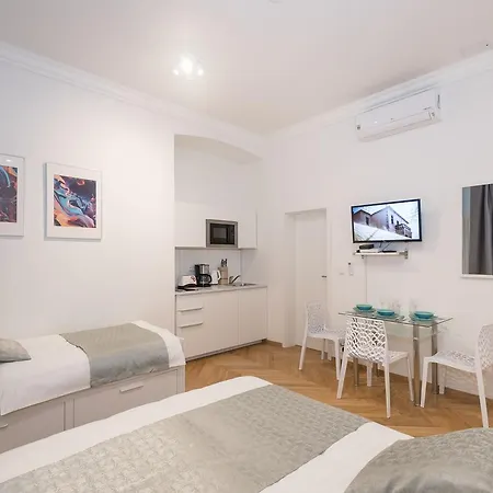 Central Superior And Suites *